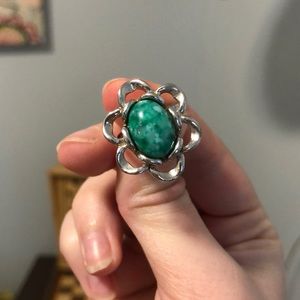 Beautiful vintage green ring